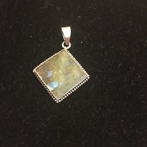 Sterling silver labradorite pendant